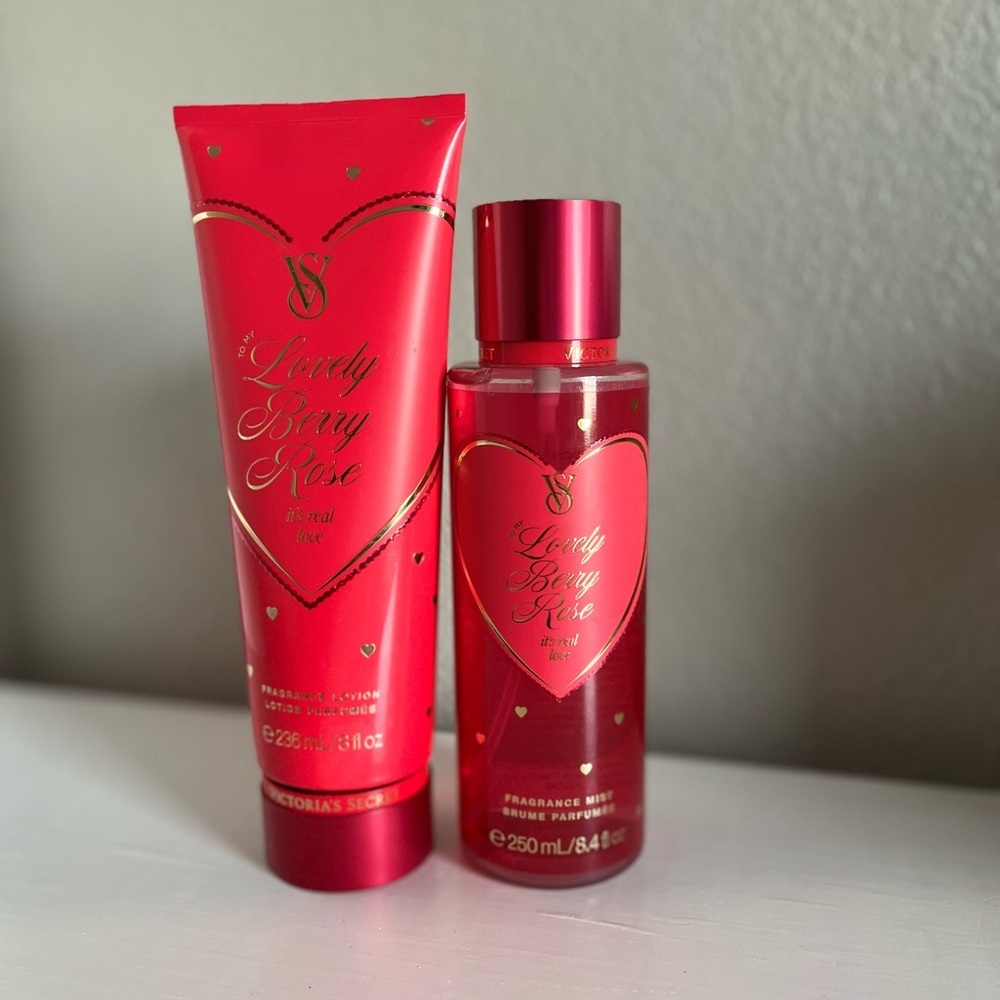 Victoria's Secret Lovely Berry Rose notes Pink lychee,red roses,velvet woods